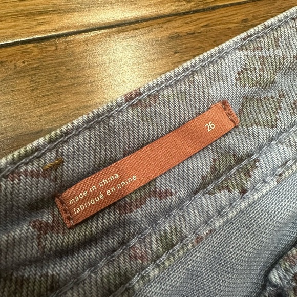 Pilcro - Anthropologie - Floral Slim boyfriend Jeans with Subtle Pattern size 26 - Picture 3 of 7